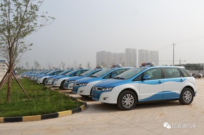 太原出租車司機集體探訪比亞迪 電動化轉型的堅定步伐